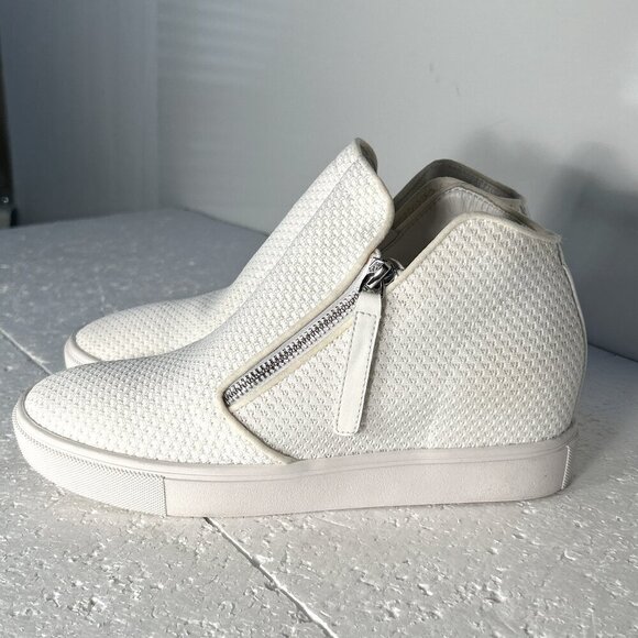 Steve Madden SZ 8.5 White Hidden Wedge Ankle Sneaker Modern Sporty Minimalist - Picture 2 of 9